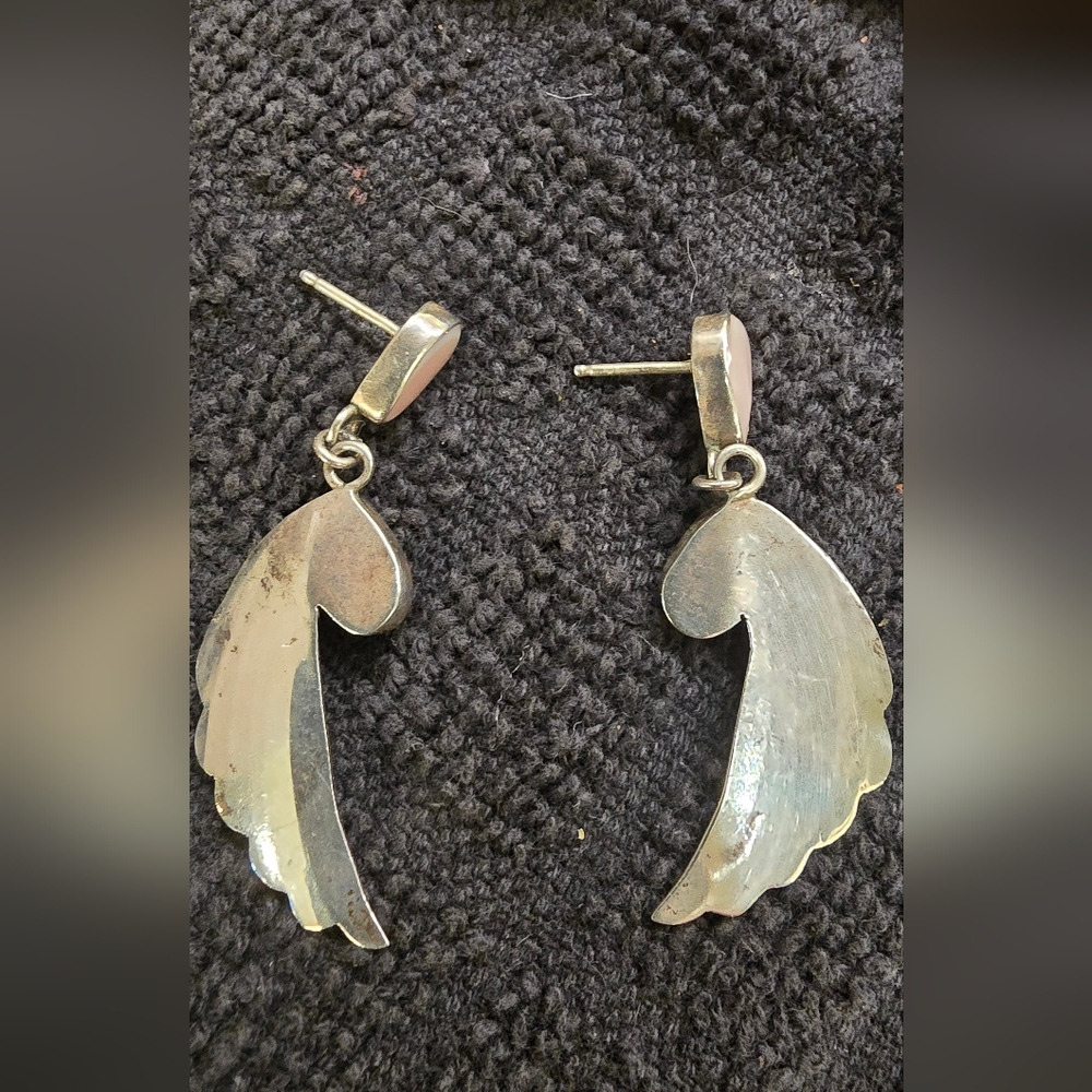 Elegant Sterling Silver and Pink Mother Of Pearl Winged Earrings - Picture 3 of 3